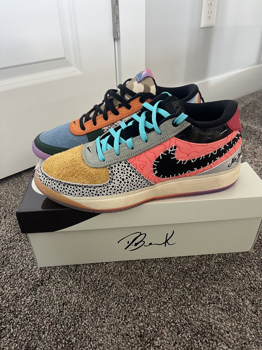 Nike Book “What The”  Mens Size 12 New