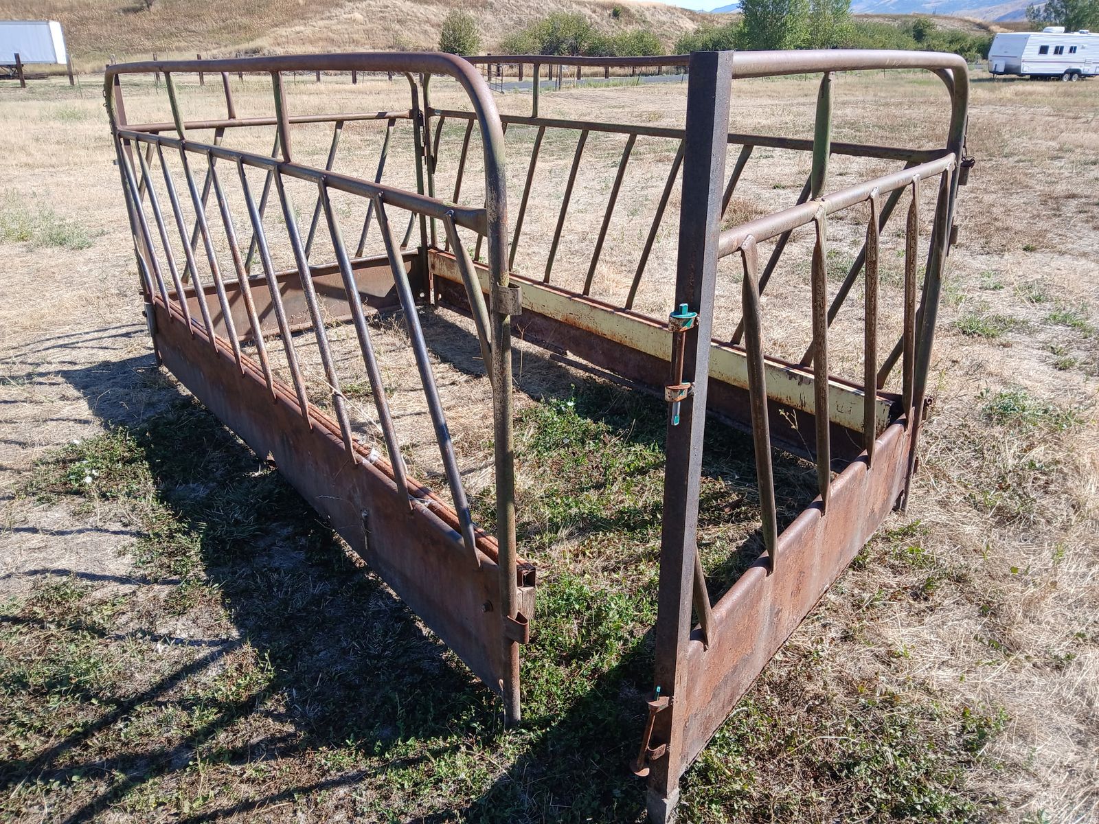 Powder River Livestock FEEDER