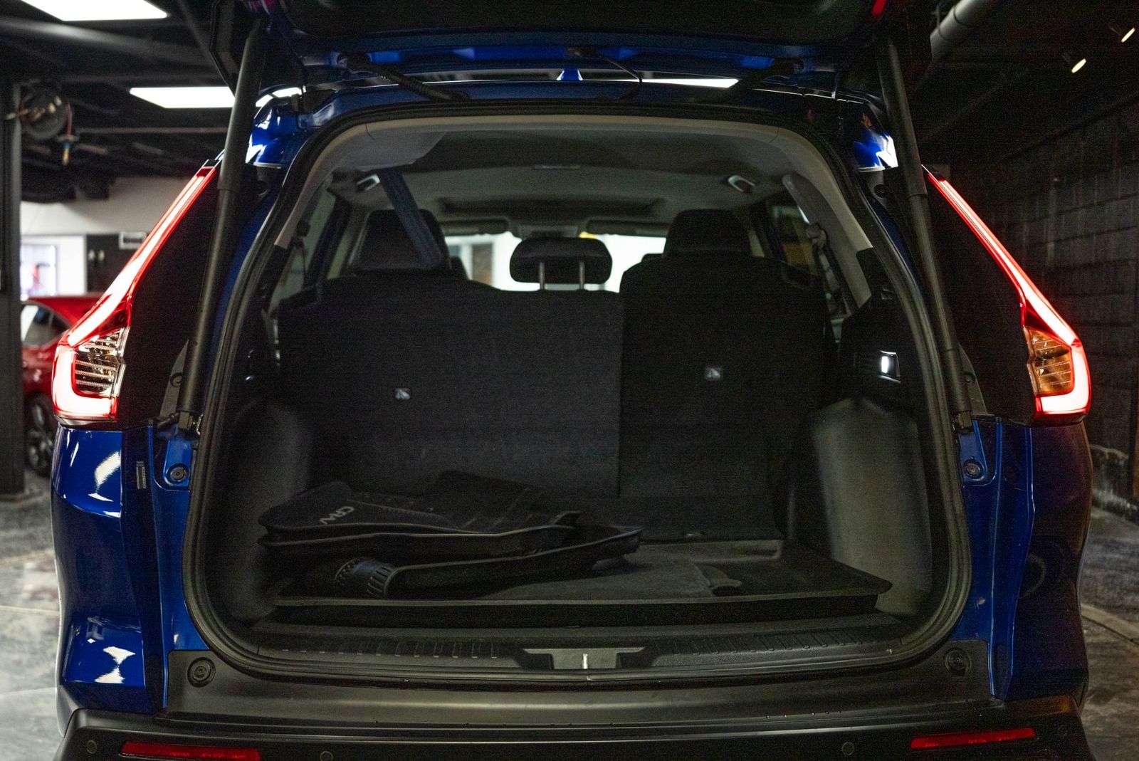 Main image 7