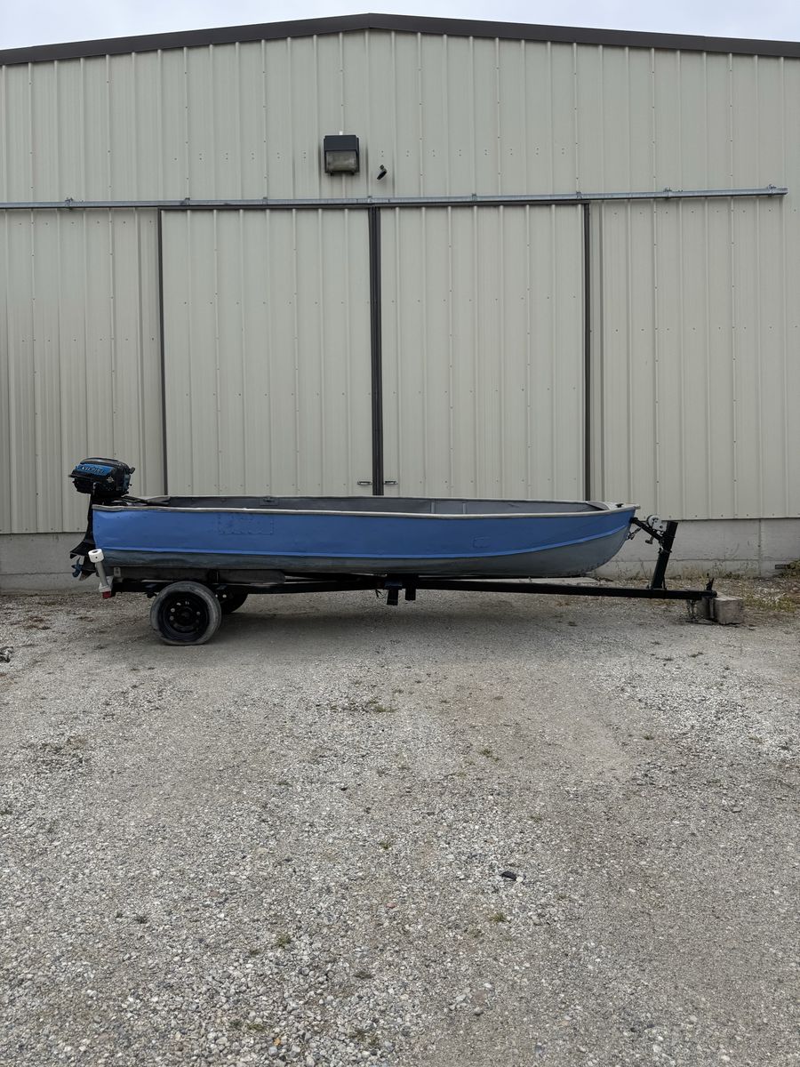14ft Aluminum Fishing Boat w/ Trailer