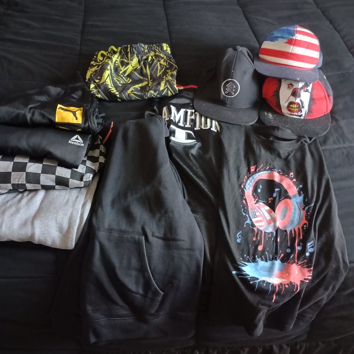 boys Apparel & Accessories Lot - Champion, Puma, Reebok Sweatpants, Shirts & Hats size large, good condition selling all for 40
