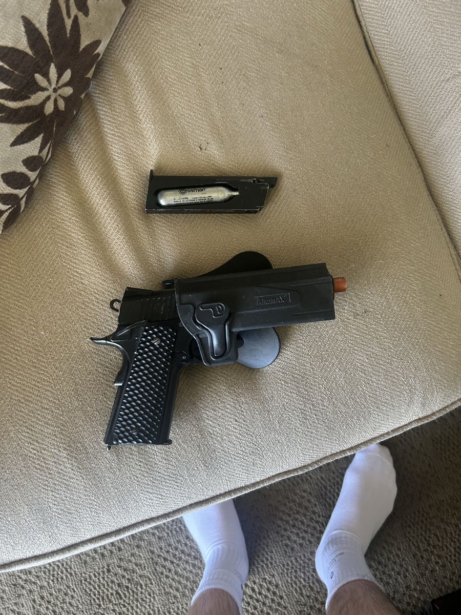 Elite force 1911 with holster and 2 magazines