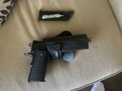 Elite force 1911 with holster and 2 magazines