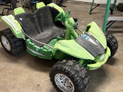 Power Wheels Green Dune Racer 12V Ride-On Toy with Charger and battery