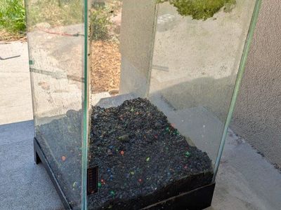 Aquarium Fish Tank with Roman Ruins Decoration - Used 15 Gallon