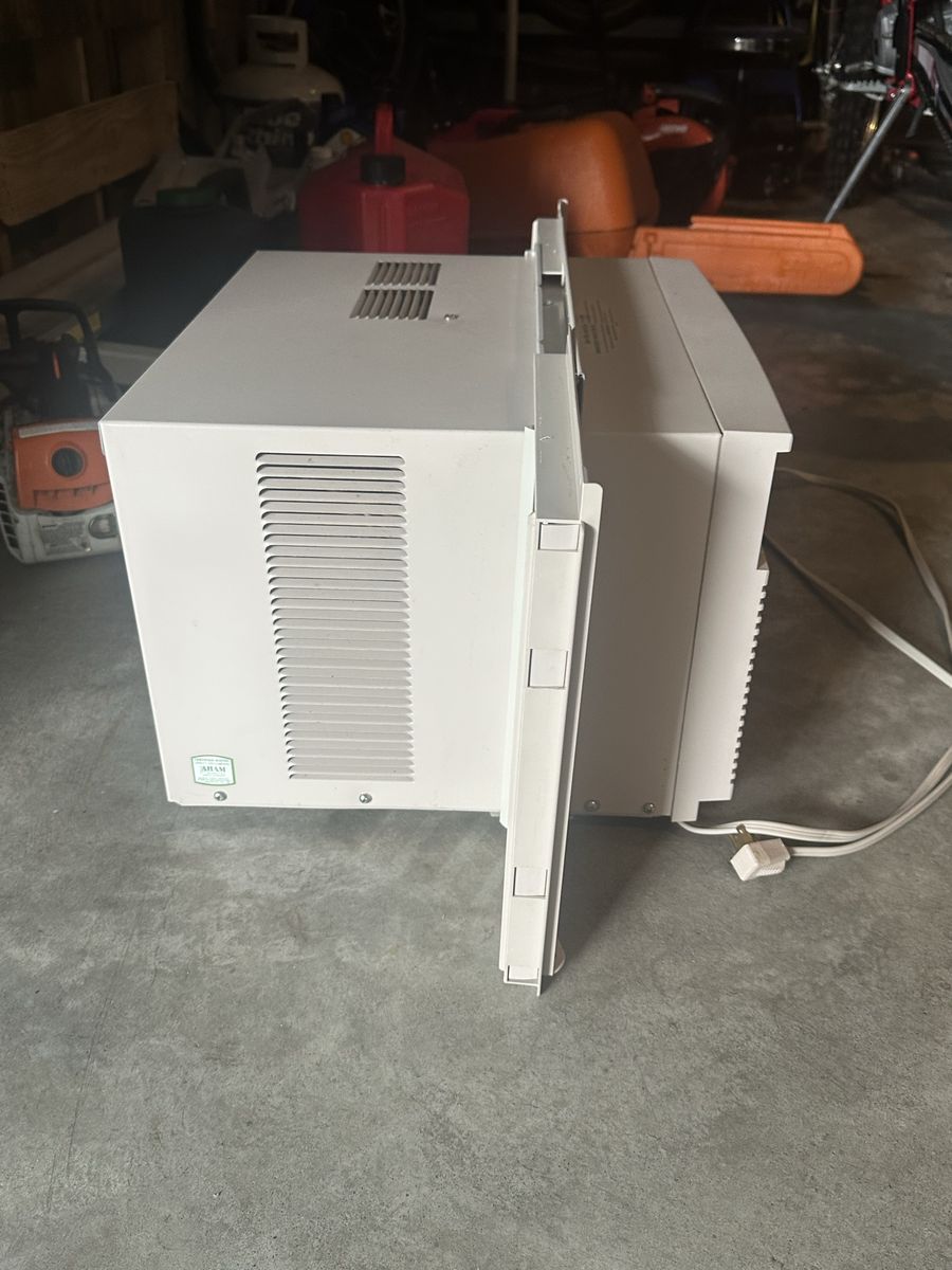Main image 3