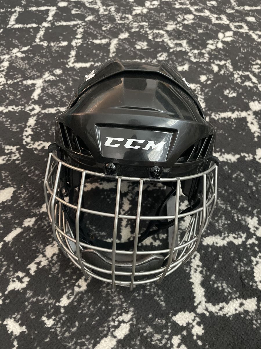 CCM Hockey Helmet w/ Bauer Cage - Medium