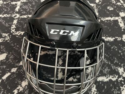 CCM Hockey Helmet w/ Bauer Cage - Medium