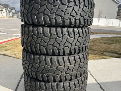 37/12.50R17 Cooper Discoverer STT Pro Load D