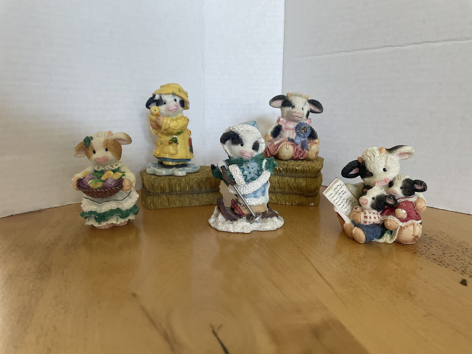 Enesco Mary's Moo Moos Figurine Collection - Set of 5 Seasonal Cow Figurines
