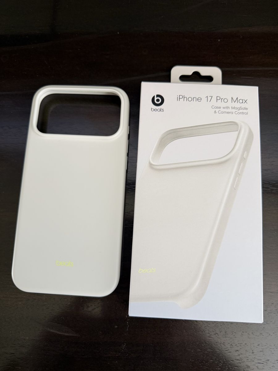 Beats iPhone 17 Pro Max Case with MagSafe & Camera Control - Light Gray/Neon Yellow