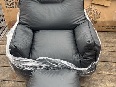 Kids Black Lounge Chair With Foot Rest