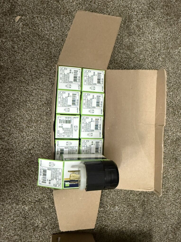 Male Industrial Locking Electrical Plugs