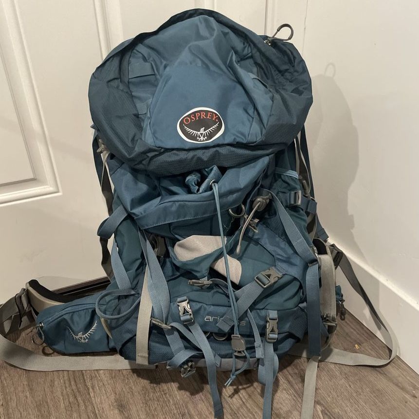 Like New Women’s XS Osprey Ariel 65 Hiking/Backpacking Pack
