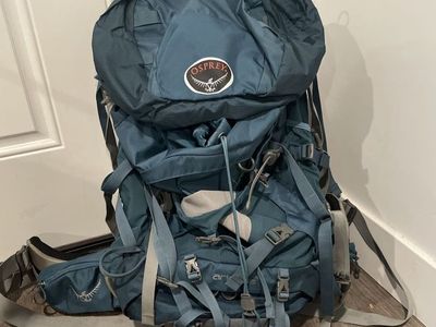 Like New Women’s XS Osprey Ariel 65 Hiking/Backpacking Pack