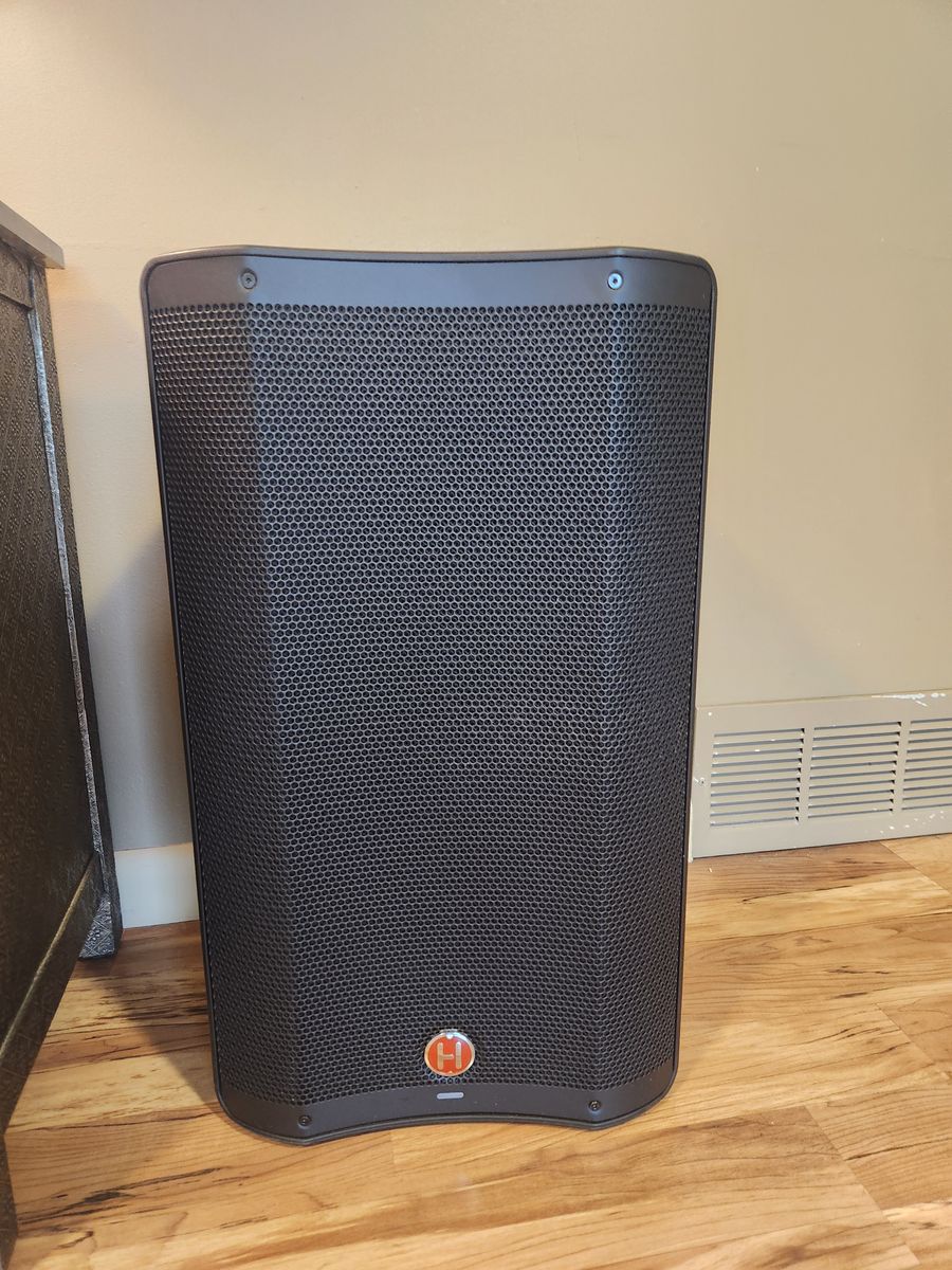 Harbinger VARI V1112 12" 600W 2-Way Powered Loudspeaker