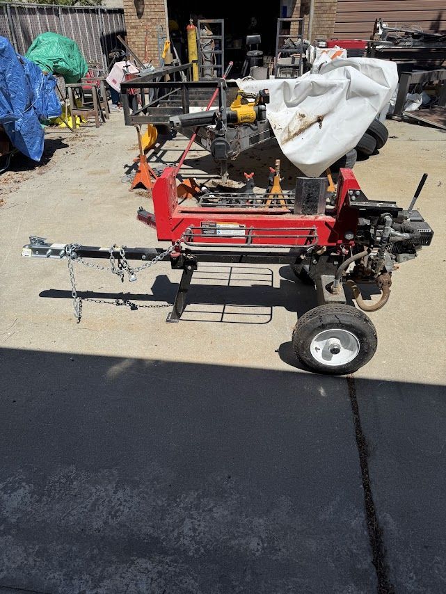 20 Ton Hydraulic Log Splitter with Predator 212 Engine – Like New Condition