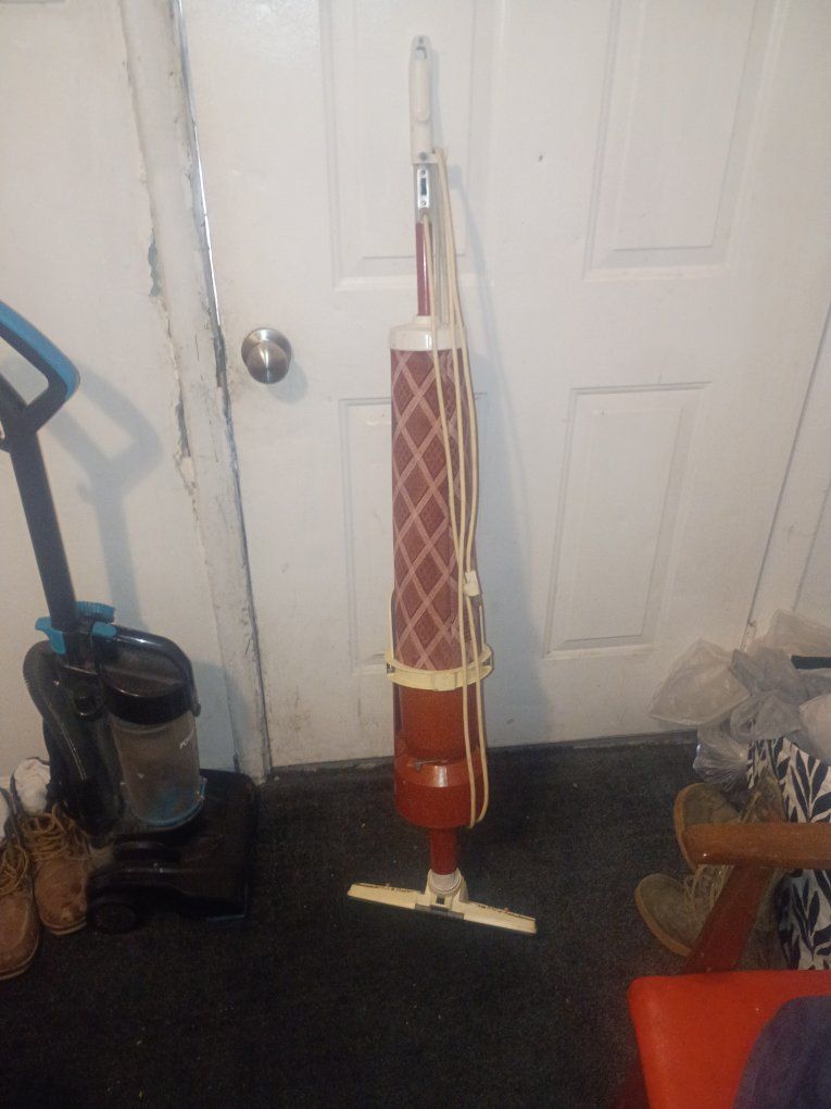 original Regina 3 sped electrikbroom vacuum cleaner