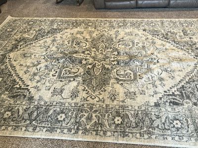 LIVABLISS Chester CHE2312-912 9ft x 12ft Grey/Beige Medallion Polypropylene Area Rug