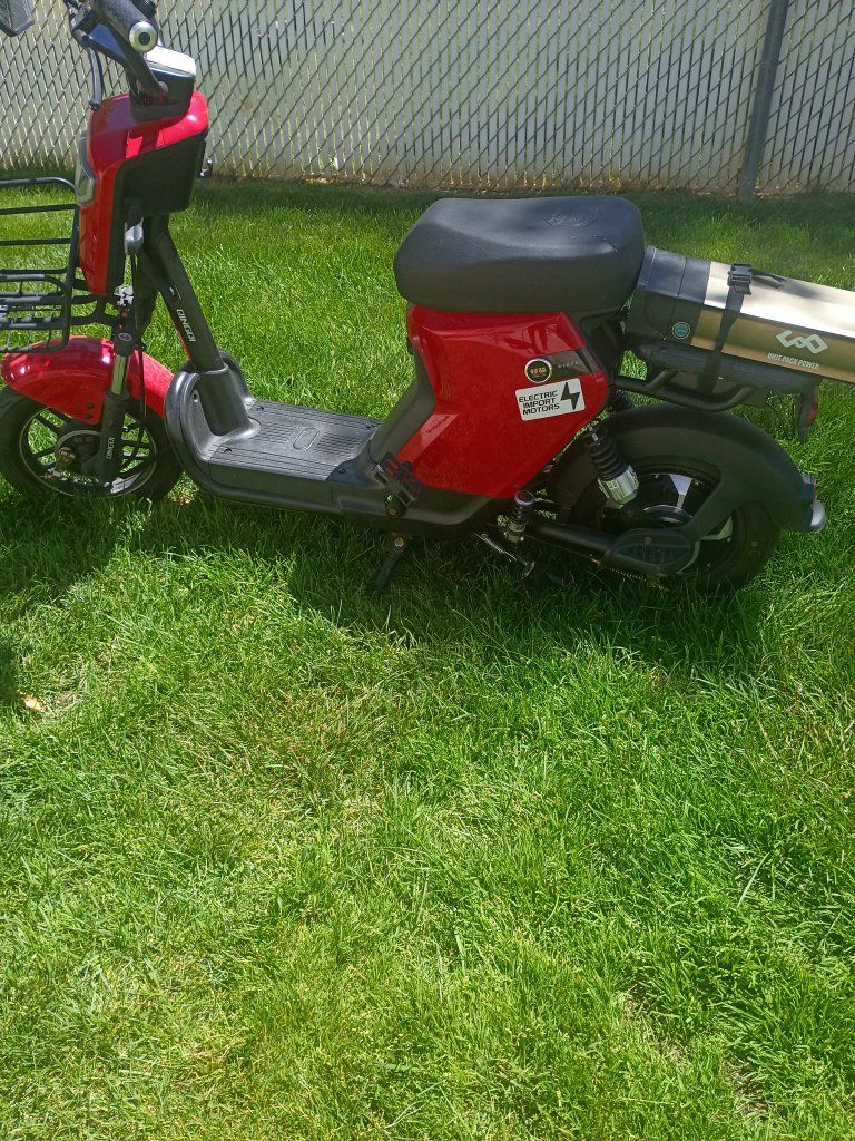 Qingqi Electric Scooter Moped - Red, with Storage Basket & Unit Pack Power Battery
