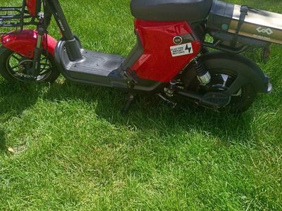 Qingqi Electric Scooter Moped - Red, with Storage Basket & Unit Pack Power Battery