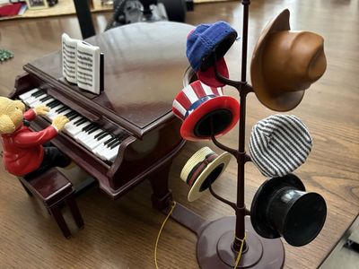 VINTAGE "Teddy Bear Takes Requests" Piano