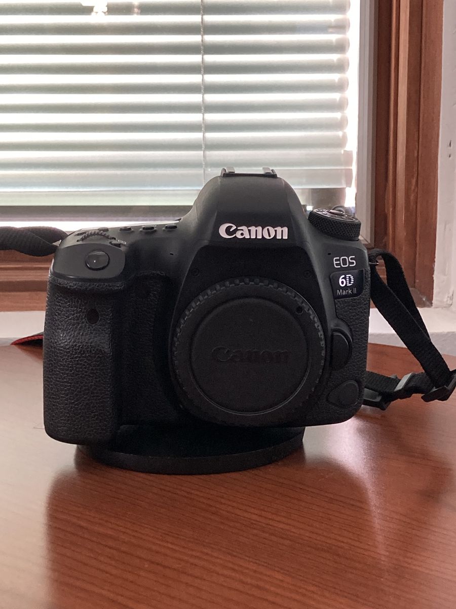 Canon 6D Mark ii DSLR + Sunpak Tripod