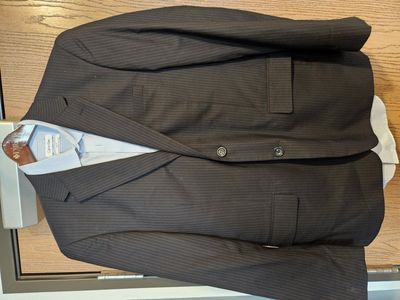 Mens Suit Size 34/36
