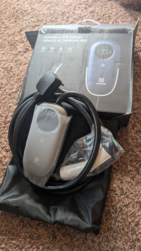 Brand New - Portable EV charger 32amp