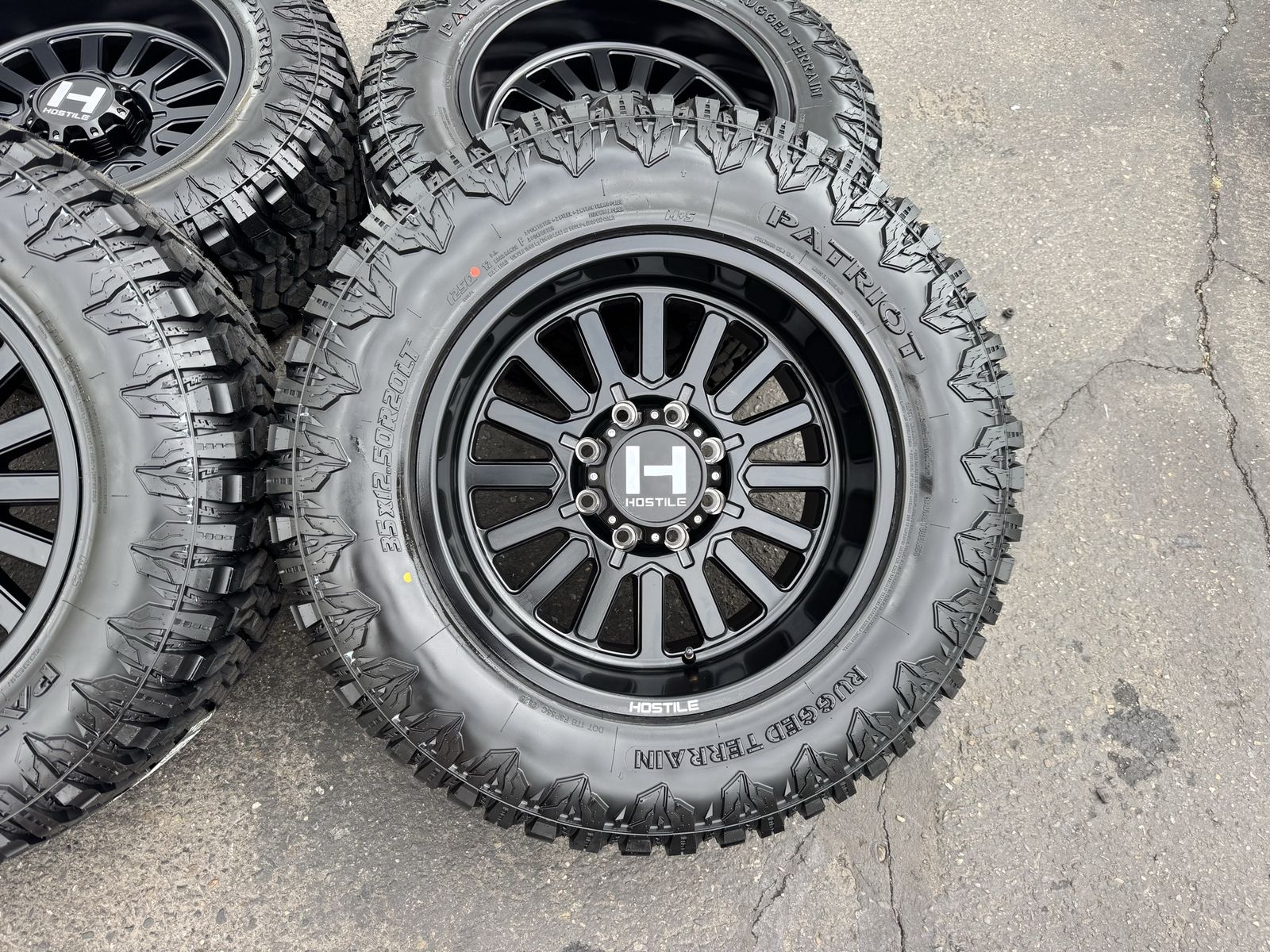 20” Hostile H127 20x10 8 Lug 8x170 Ford 35” Patriot R/T 35x12.50R20 F250 F350 Superduty