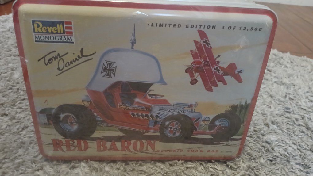 RED BARON Tin with Car inside