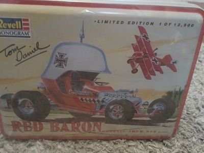 RED BARON Tin with Car inside