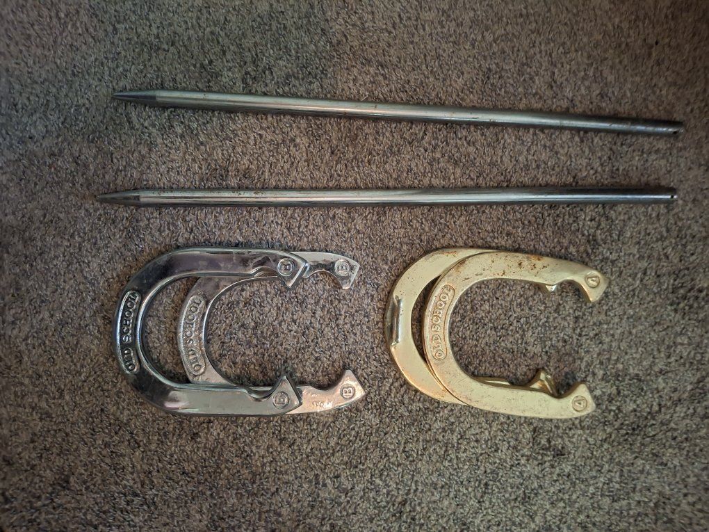 Horseshoe Set