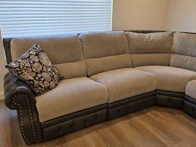 Sectional couch electric