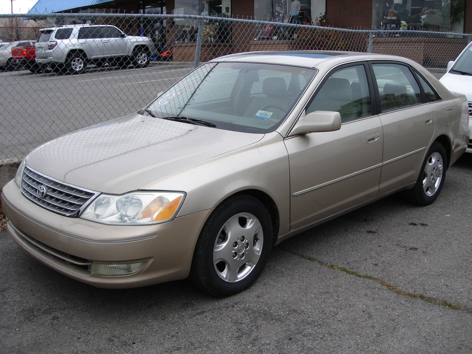 2004 TOYOTA AVALON XLS