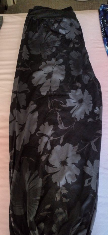 Black Floral Print Jogger Pants - Women's 2XL