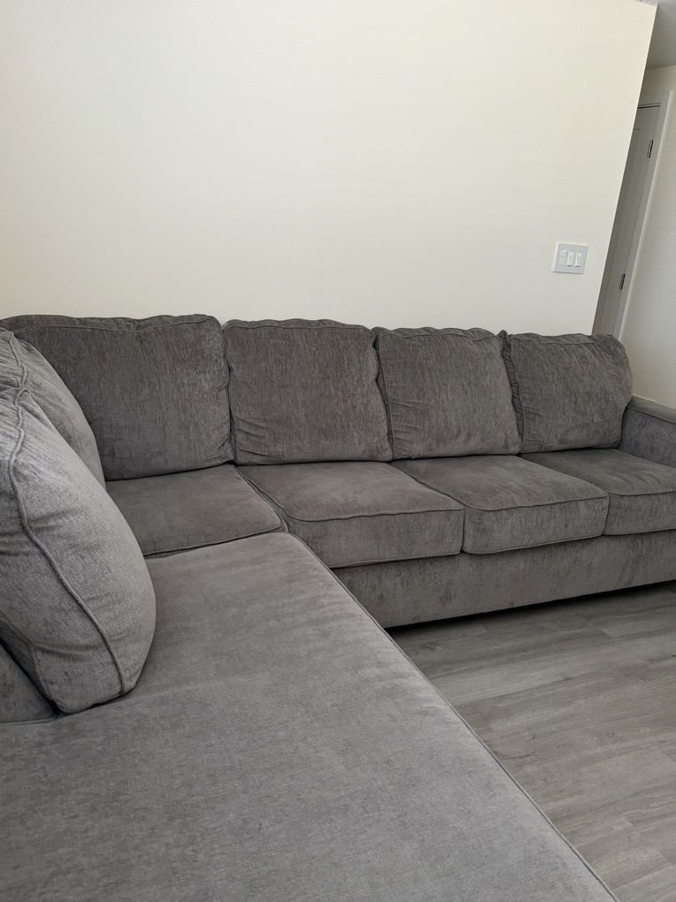 Main image 4