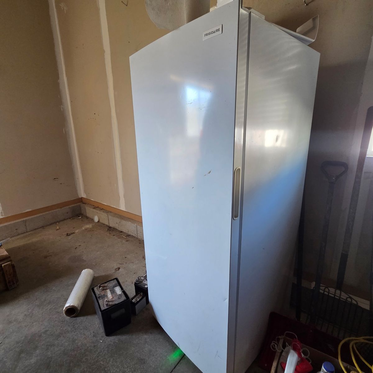 16 Cubic Foot Upright freezer Fridgidare