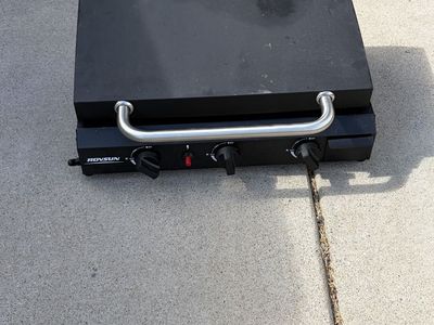 ROVSUN Portable Gas Griddle Grill, Black, 3 Burner, Camping BBQ