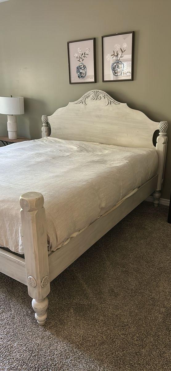 California King Wood King Bed Frame and box springs