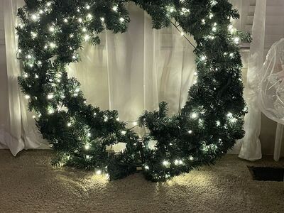 New 40 Inch Lighted Wreath