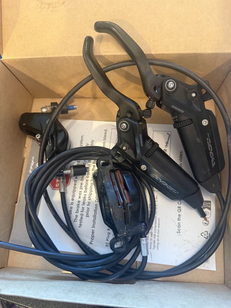 Sram Code Silver Stealth brakes + 200mm HS2 Rotors