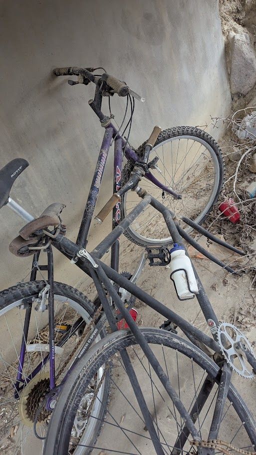 Bikes + Scooter / Left Behind By Roomates. Pay Whatever You think is a fair price.