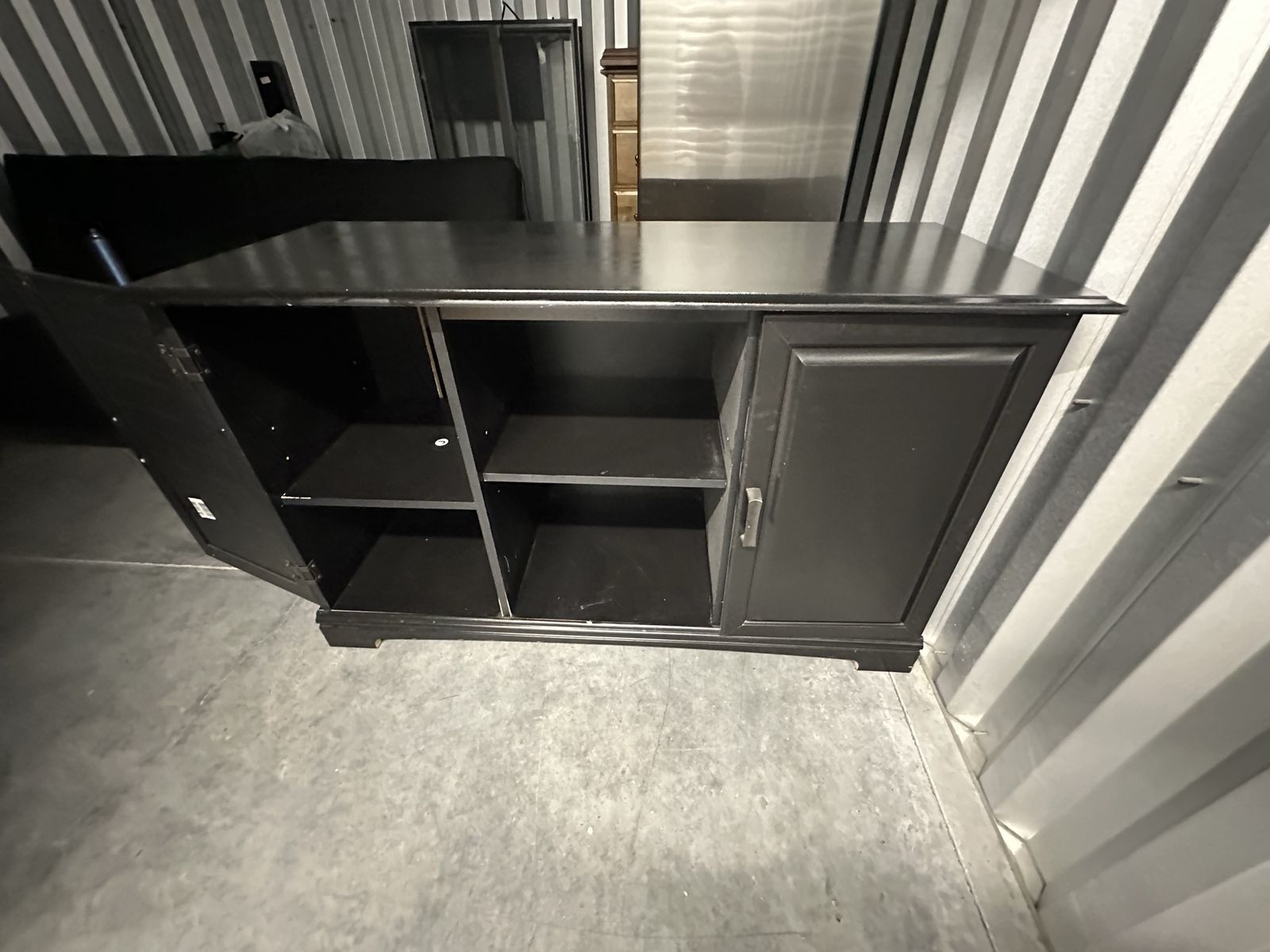 Main image 3