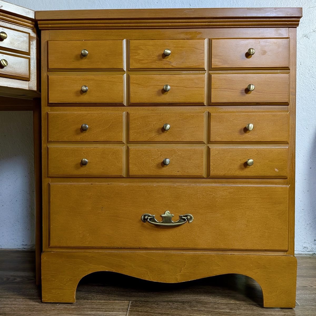 Main image 3