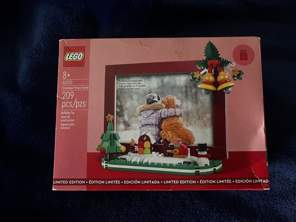 Lego Limited Edition Christmas Frame 40702