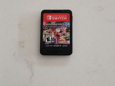 Mario Kart 8 Deluxe Nintendo Switch Game with Case
