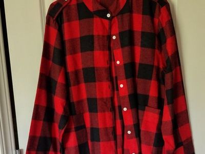Red & Black Plaid Flannel Button-Up Shirt - 5XL (Fits like 3XL)