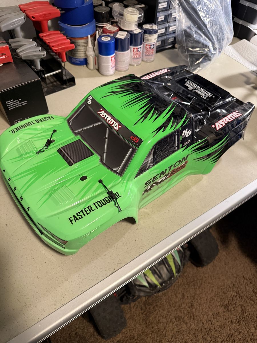Arrma Senton 1/10 Black / Green Body