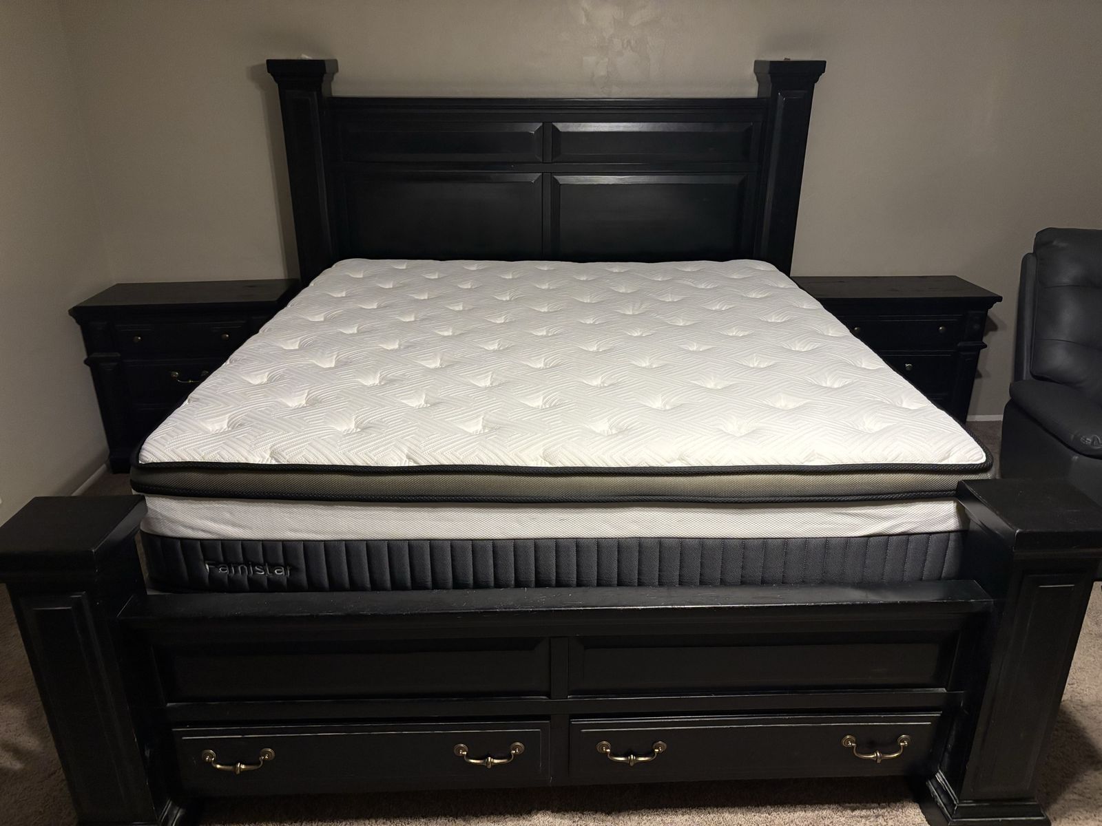Black Wooden King Bedroom Set - Bed Frame & 2 Nightstands With Mattress and Box Springs 
